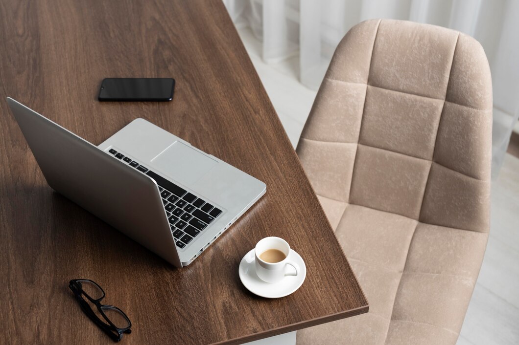 Jak wybrać idealną podkładkę na biurko dla komfortu i stylu twojej przestrzeni pracy